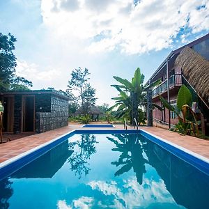 Jungle Hut Resort Sigiriya